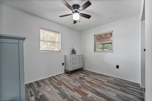 912 Hibiscus LN, North Fort Myers, FL 33903