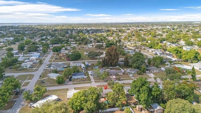 912 Hibiscus LN, North Fort Myers, FL 33903