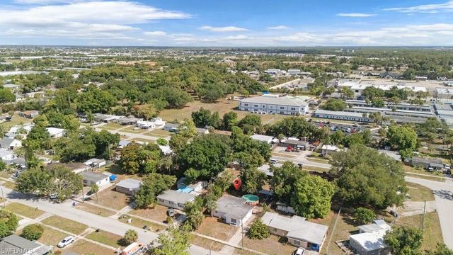 912 Hibiscus LN, North Fort Myers, FL 33903