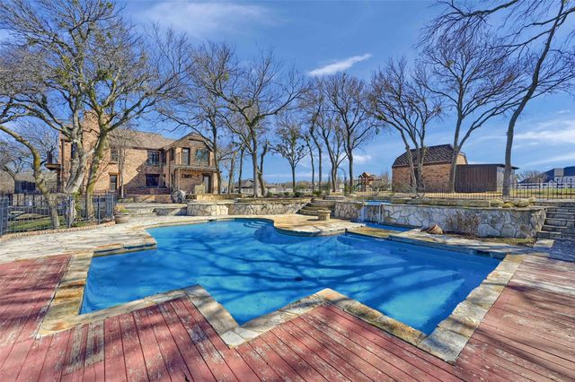 541 Hidden Lakes Boulevard, Gunter, TX 75058