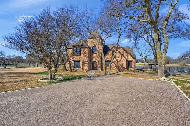 541 Hidden Lakes Boulevard, Gunter, TX 75058