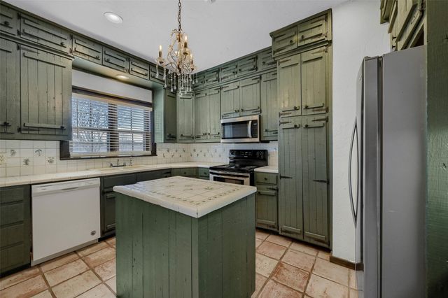 541 Hidden Lakes Boulevard, Gunter, TX 75058