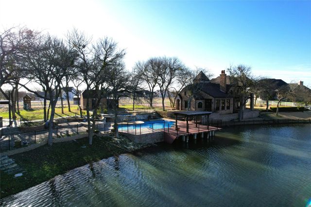541 Hidden Lakes Boulevard, Gunter, TX 75058