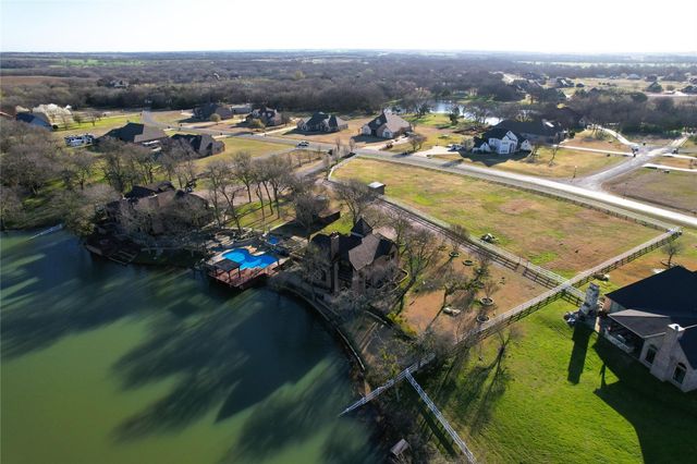 541 Hidden Lakes Boulevard, Gunter, TX 75058