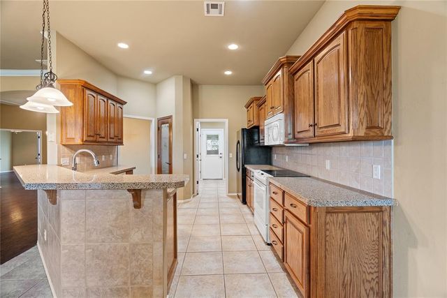 1401 River Birch Drive, Yukon, OK 73099