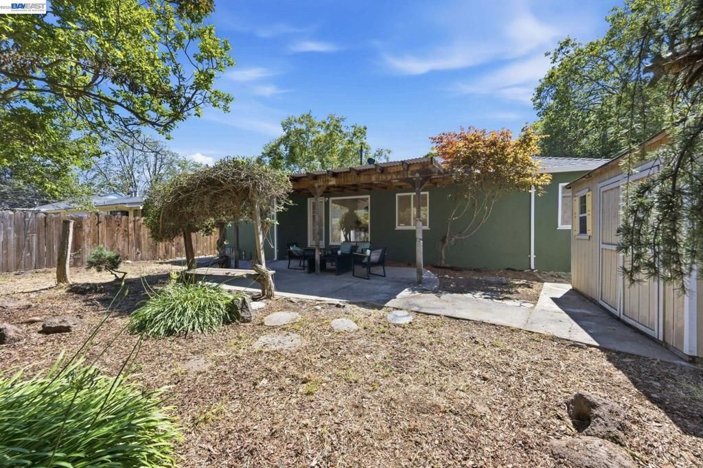 Image 22 of property listing at 16010 Via Sevilla, San Lorenzo, CA 94580