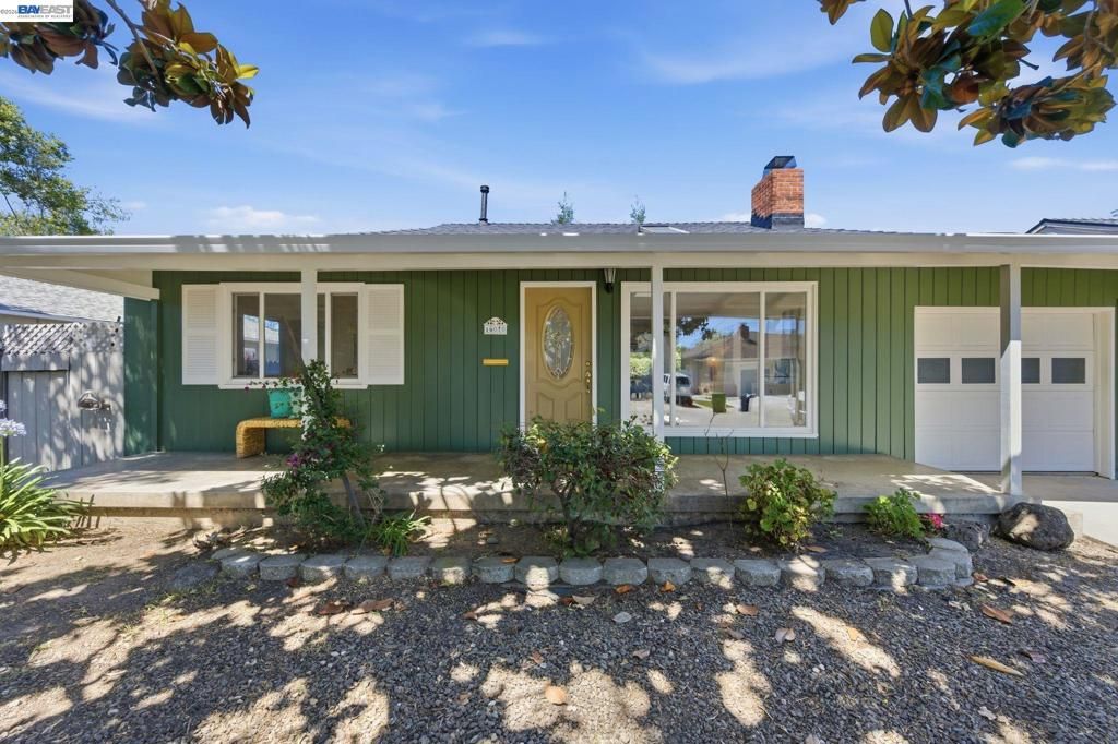 Image 25 of property listing at 16010 Via Sevilla, San Lorenzo, CA 94580