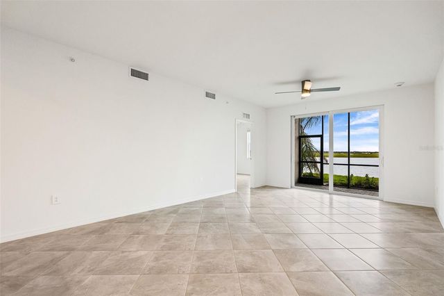 19140 SCALLOP LOOP 105, Lakewood Ranch, FL 34211