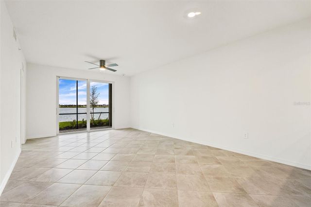 19140 SCALLOP LOOP 105, Lakewood Ranch, FL 34211