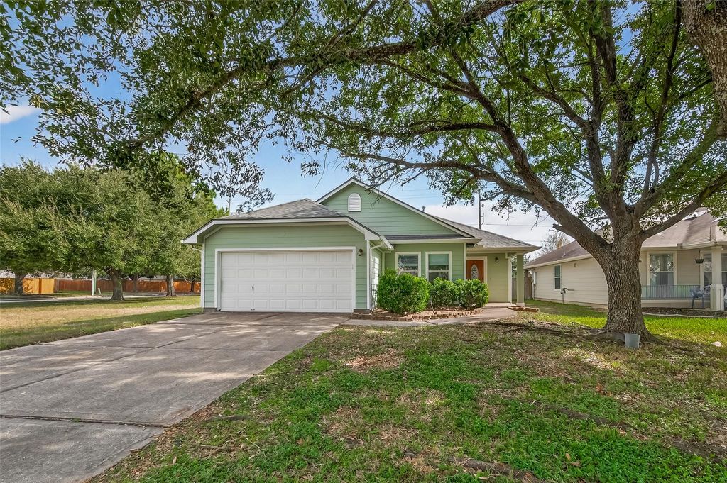 9418 Belleclaire Lane, Houston, TX 77044