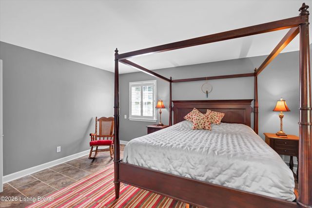 5404 Hempstead Rd, Louisville, KY 40207