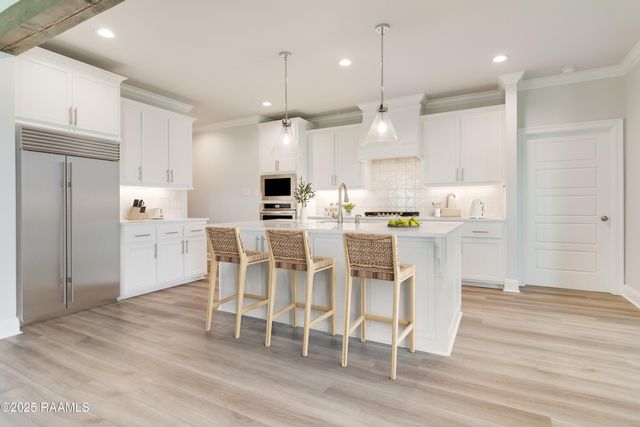 101 Old Sugar Mill Drive, Youngsville, LA 70592