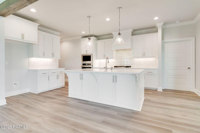 101 Old Sugar Mill Drive, Youngsville, LA 70592