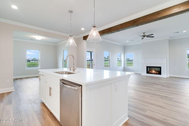 101 Old Sugar Mill Drive, Youngsville, LA 70592