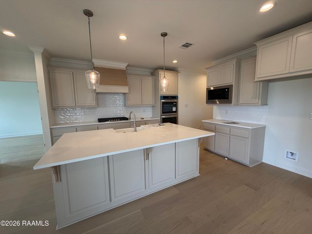 101 Old Sugar Mill Drive, Youngsville, LA 70592