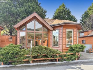 97748 N BANK CHETCO RIVER Rd #13, Brookings, OR 97415