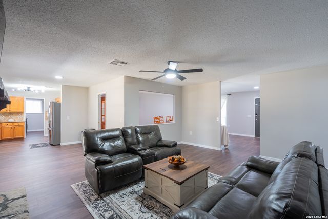 5914 FREEMANS FARM ST, San Antonio, TX 78233
