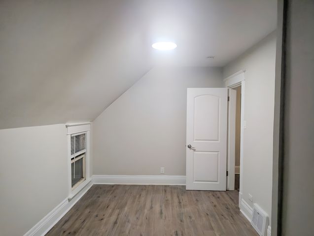9207 S Ellis Avenue, Chicago, IL 60619