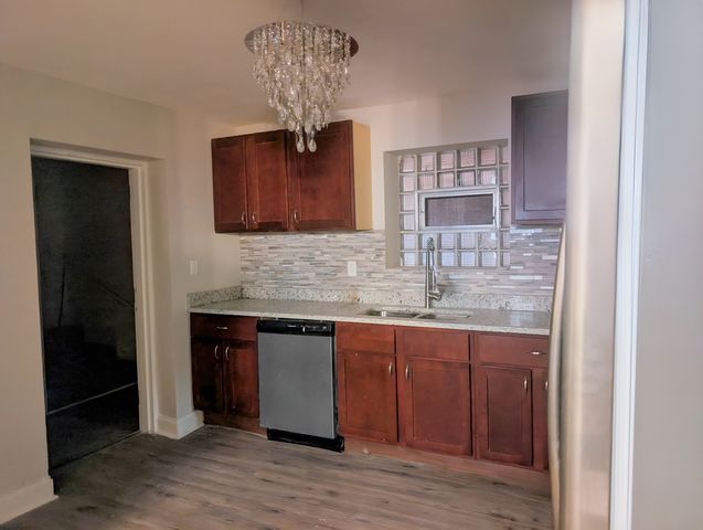 9207 S Ellis Avenue, Chicago, IL 60619