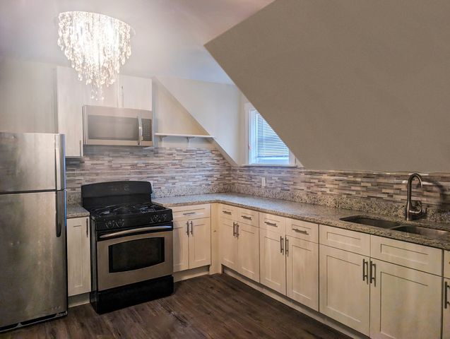 9207 S Ellis Avenue, Chicago, IL 60619