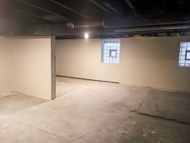 9207 S Ellis Avenue, Chicago, IL 60619