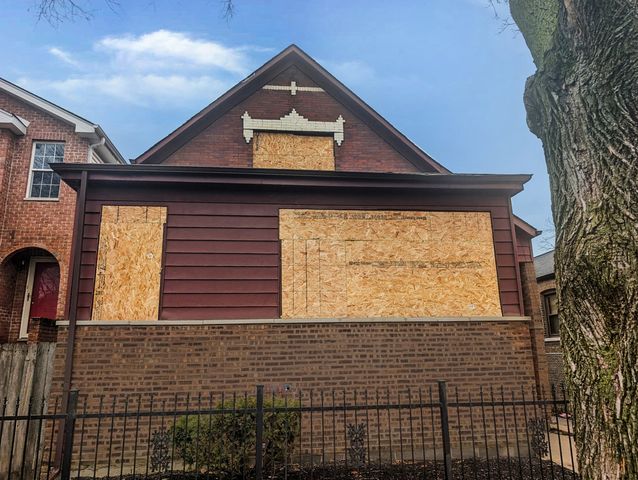 9207 S Ellis Avenue, Chicago, IL 60619