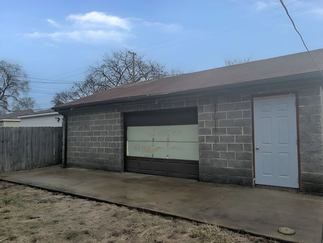 9207 S Ellis Avenue, Chicago, IL 60619
