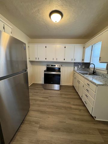 2532 Edinburgh DR, Roanoke, VA 24012