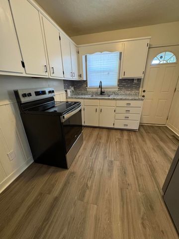 2532 Edinburgh DR, Roanoke, VA 24012