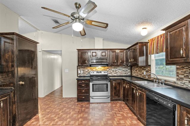 83 Northwood Circle, New Waverly, TX 77358