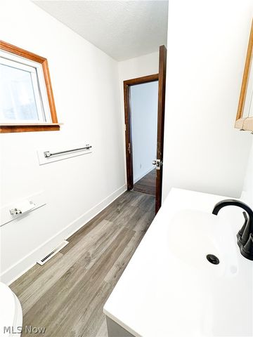 81 S Pleasant Street, Oberlin, OH 44074