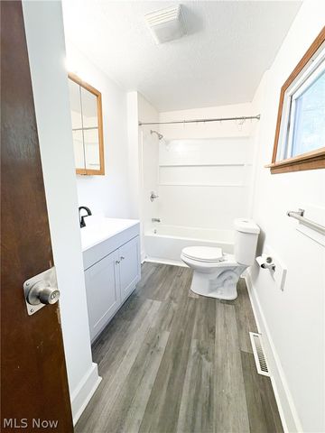 81 S Pleasant Street, Oberlin, OH 44074