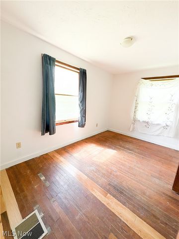 81 S Pleasant Street, Oberlin, OH 44074