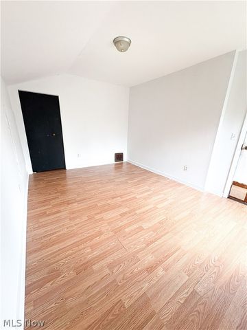 81 S Pleasant Street, Oberlin, OH 44074