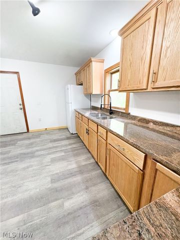 81 S Pleasant Street, Oberlin, OH 44074