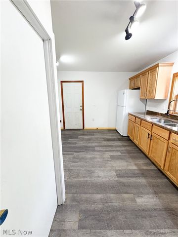 81 S Pleasant Street, Oberlin, OH 44074