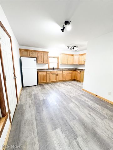 81 S Pleasant Street, Oberlin, OH 44074