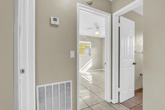 184 SE 27th Way, Boynton Beach, FL 33435