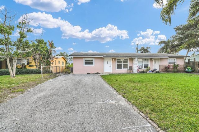 184 SE 27th Way, Boynton Beach, FL 33435