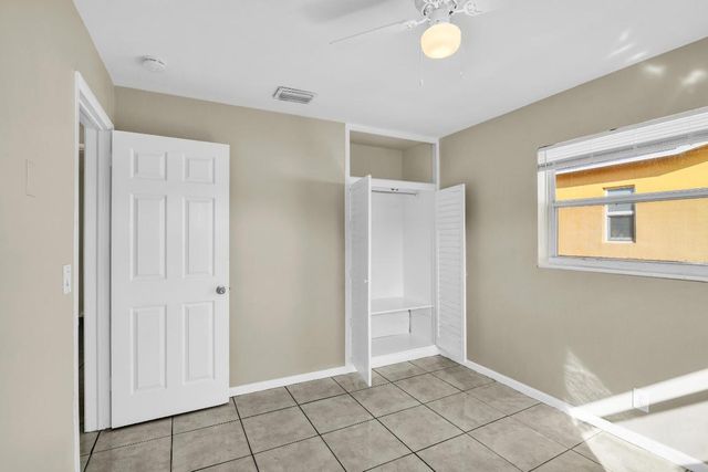 184 SE 27th Way, Boynton Beach, FL 33435