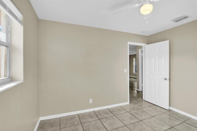 184 SE 27th Way, Boynton Beach, FL 33435