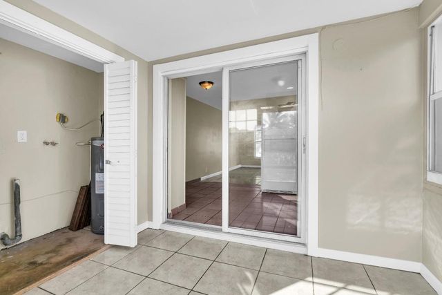 184 SE 27th Way, Boynton Beach, FL 33435