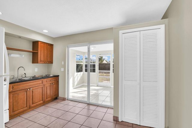 184 SE 27th Way, Boynton Beach, FL 33435