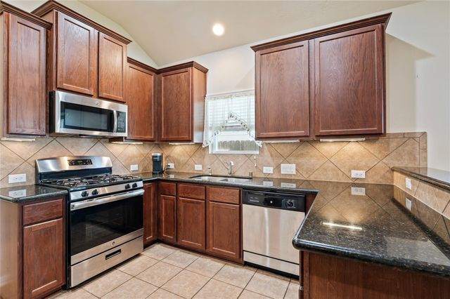 508 Forest Village Circle, La Marque, TX 77568