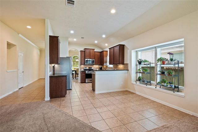 508 Forest Village Circle, La Marque, TX 77568