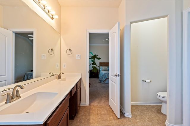 508 Forest Village Circle, La Marque, TX 77568