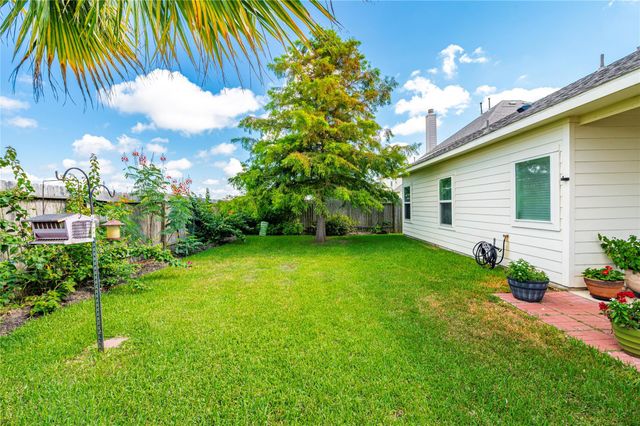 508 Forest Village Circle, La Marque, TX 77568