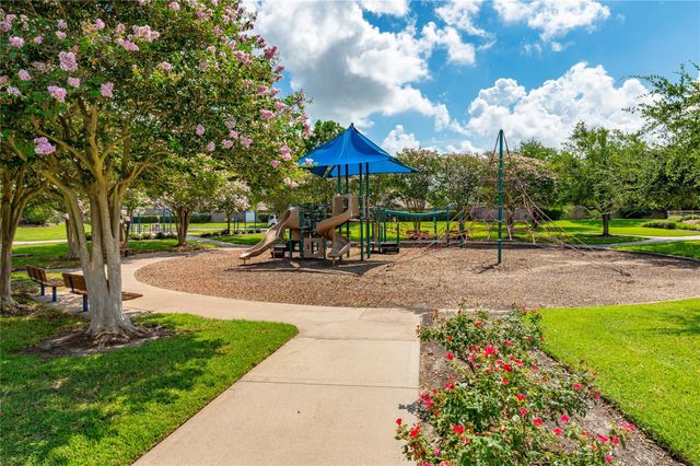 508 Forest Village Circle, La Marque, TX 77568