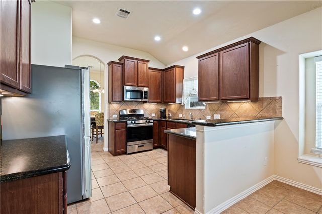 508 Forest Village Circle, La Marque, TX 77568