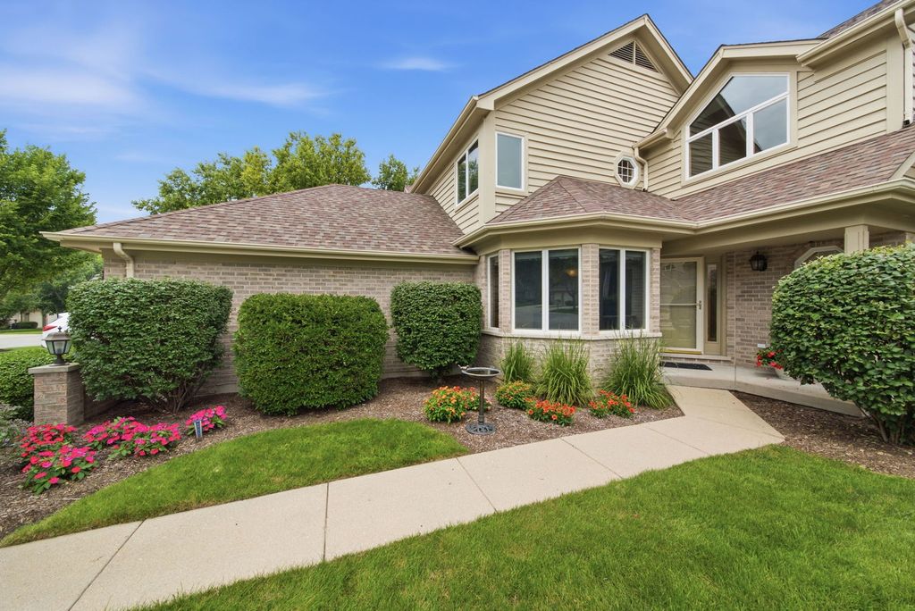 2218 Tamarack Drive, Downers Grove, IL 60515 — photo 3